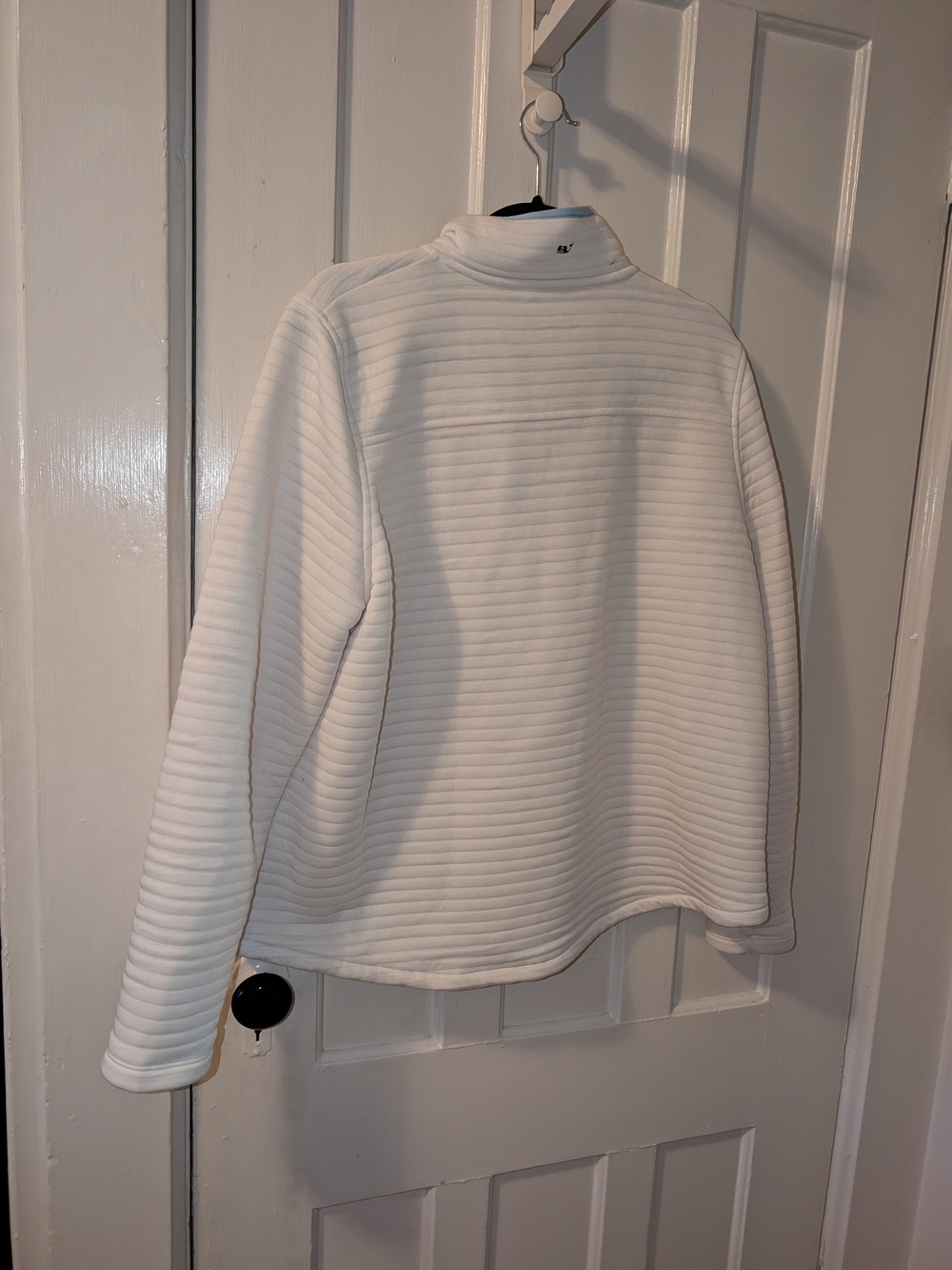 Vineyard Vines XL White Quilted Pullover with Light Blue Snap Trim - Picture 3 of 5